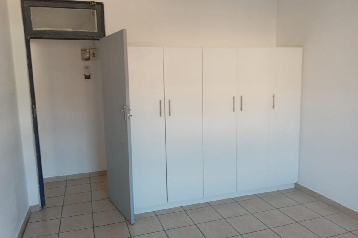 Pet Friendly 1.5 Bedroom flat to rent - Photo 5