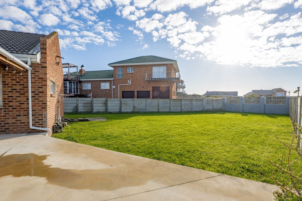 Modern, Low-Maintenance Family Home in Oceanview Heights - Photo 5