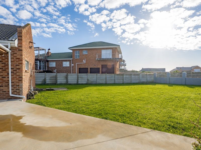 Modern, Low-Maintenance Family Home in Oceanview Heights - Photo 5