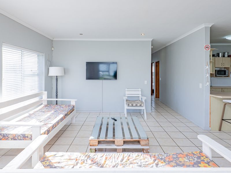 Modern, Low-Maintenance Family Home in Oceanview Heights - Photo 10