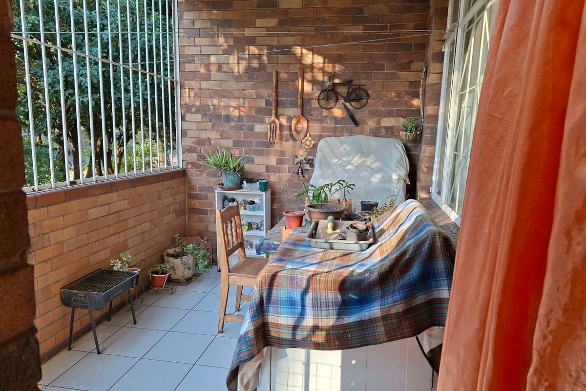 Neat 2-Bedroom Ground Floor Apartment - Photo 4