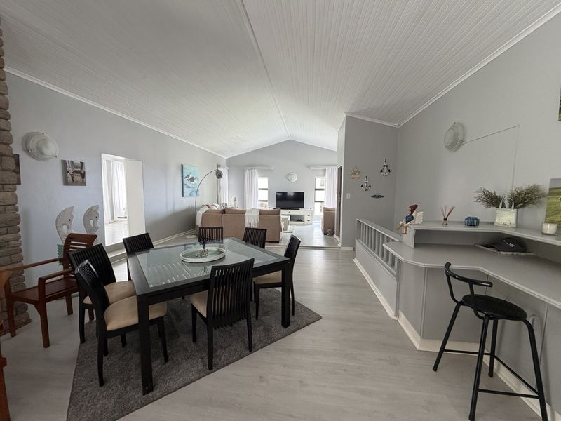 Beautiful single plan living with pristine views in Golf Estate - Photo 6