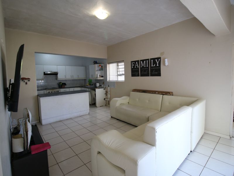 For Sale: Beautiful 2-Bedroom Apartment – The Perfect Place to Call Home! - Photo 2