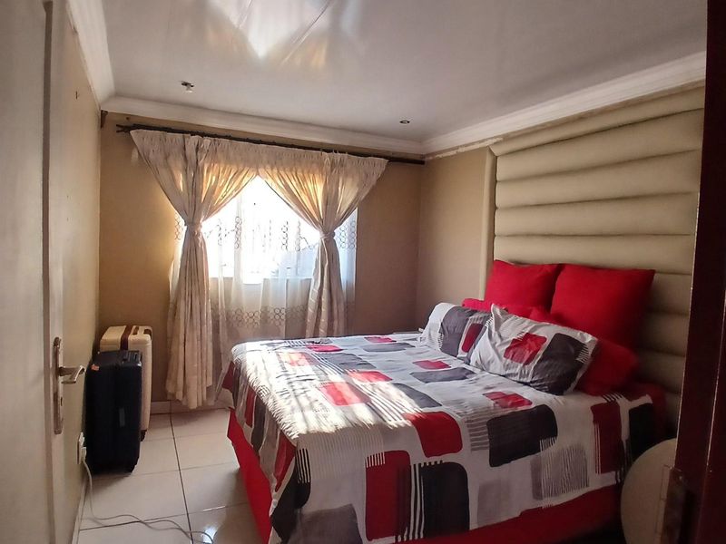 *Spacious Home for Sale in Established Atteridgeville Ext 3 – Close to Everything* - Photo 8