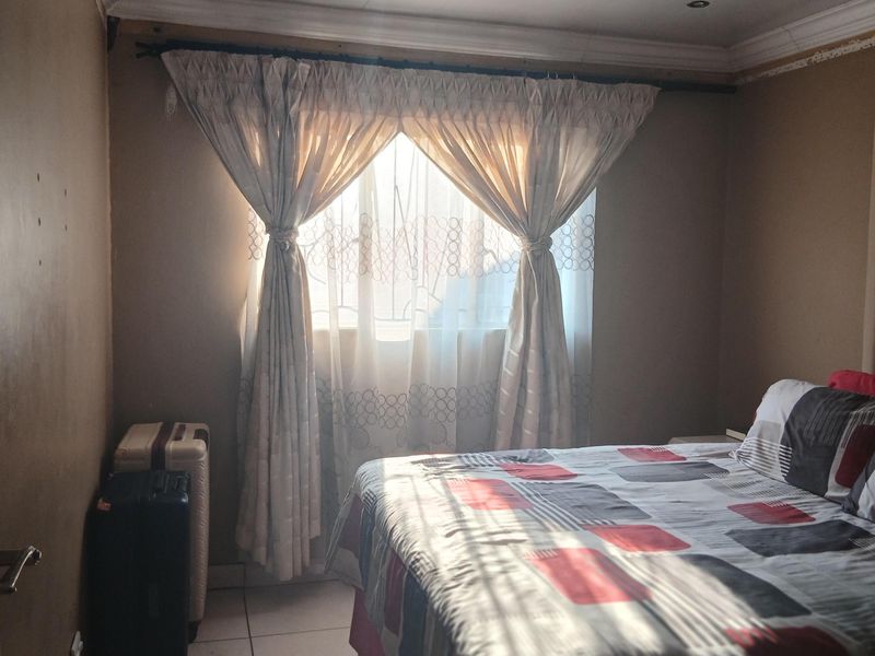 *Spacious Home for Sale in Established Atteridgeville Ext 3 – Close to Everything* - Photo 7