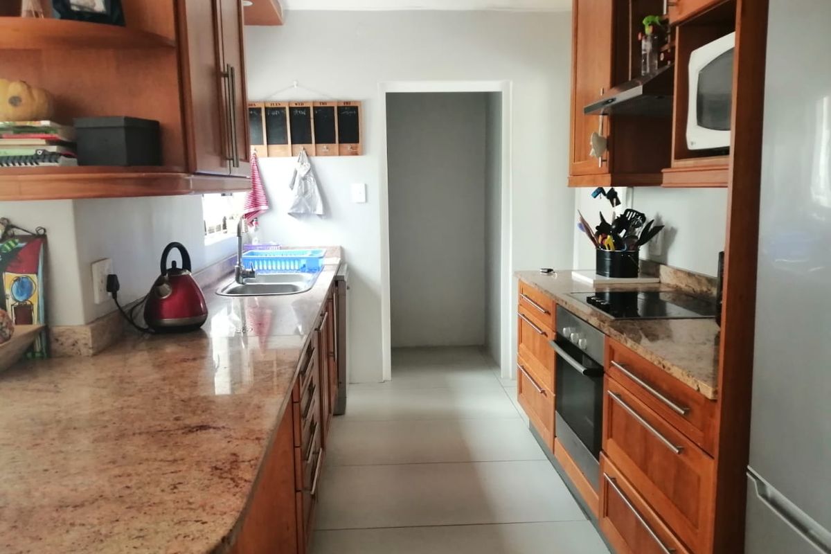 Bright and Spacious 2-Bedroom Unit with Pool & Braai! - Photo 4