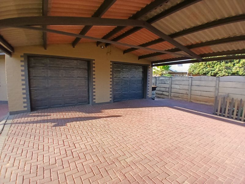 Charming Family Home in a Great Location! - Photo 2