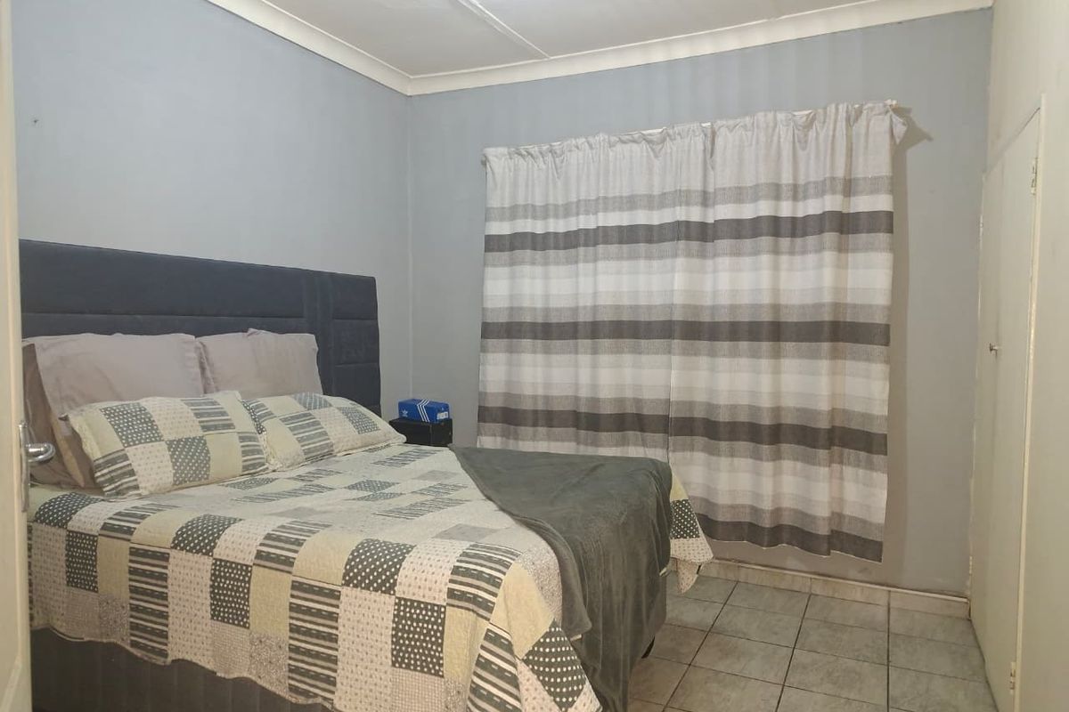 2-Bedroom Ground Floor Apartment - Photo 4