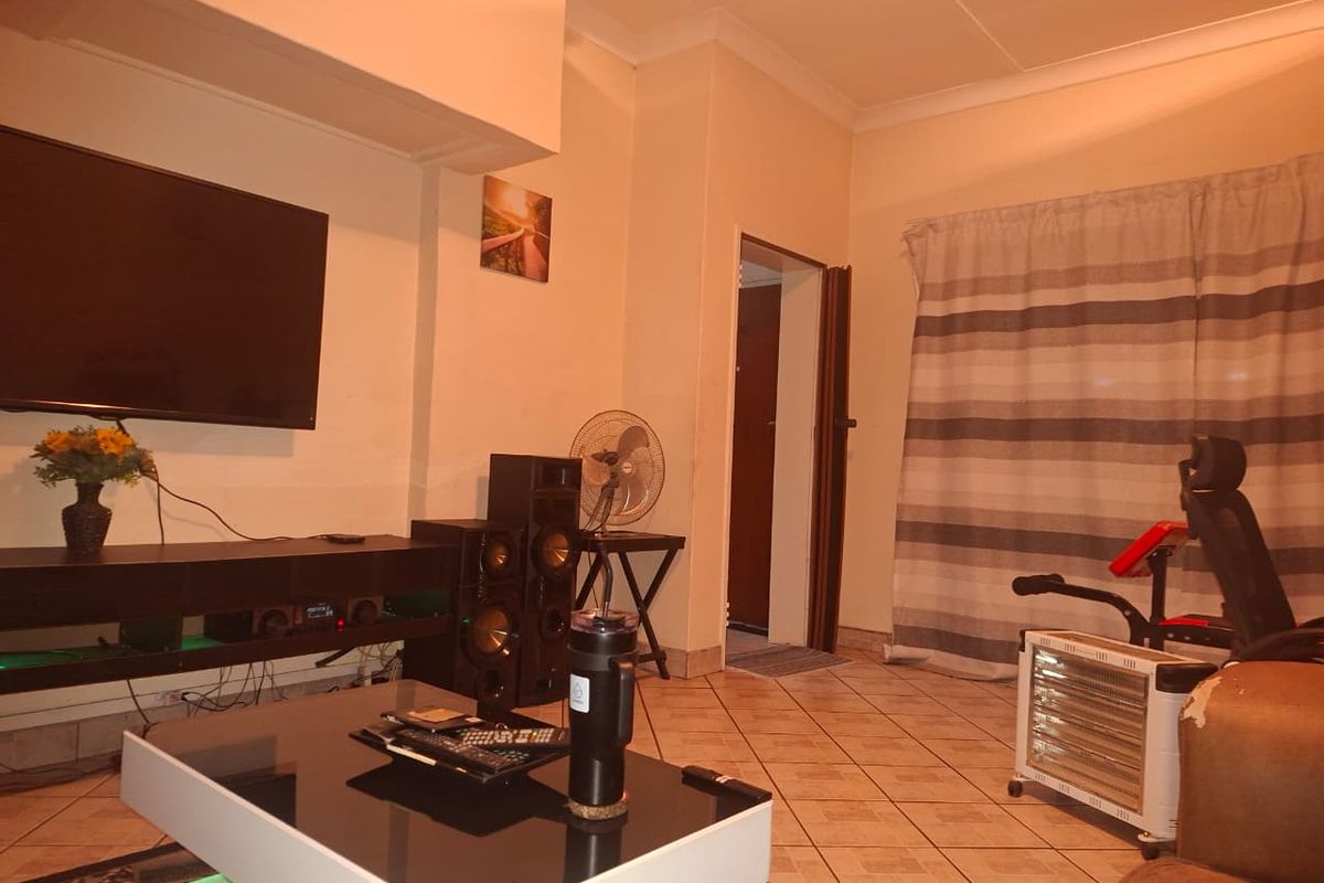 2-Bedroom Ground Floor Apartment - Photo 3