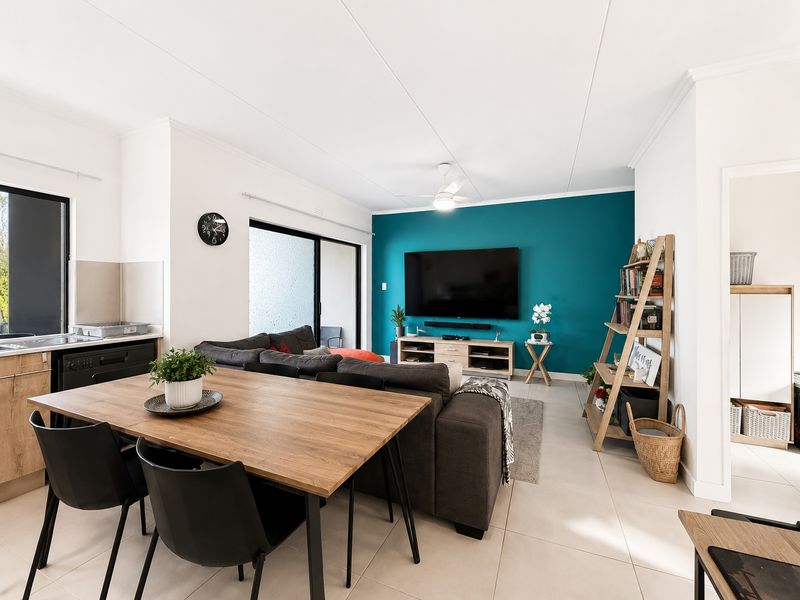 Stylish 2 Bedroom Apartment with Inverter system - Photo 5