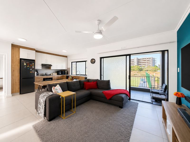 Stylish 2 Bedroom Apartment with Inverter system - Photo 3