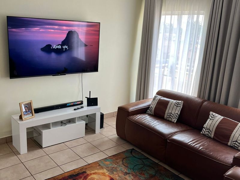 2 Bedroom apartment for sale in Soldonne, The Orchards - Photo 5