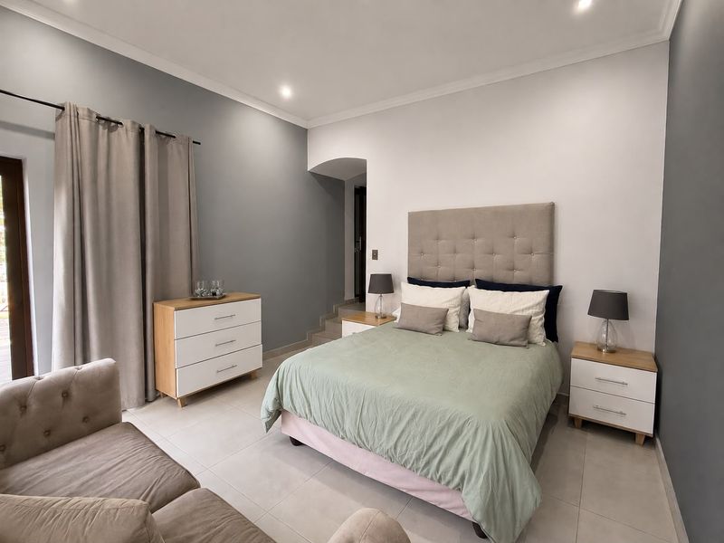 Modern, Remodelled 3-Bedroom Townhouse – Stylish, Secure & Move-In Ready - Photo 10