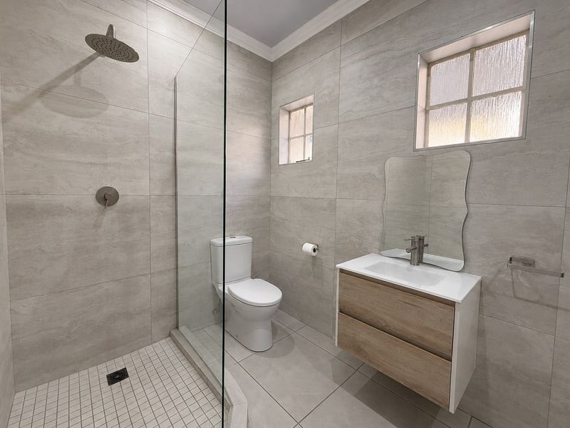 Modern, Remodelled 3-Bedroom Townhouse – Stylish, Secure & Move-In Ready - Photo 8