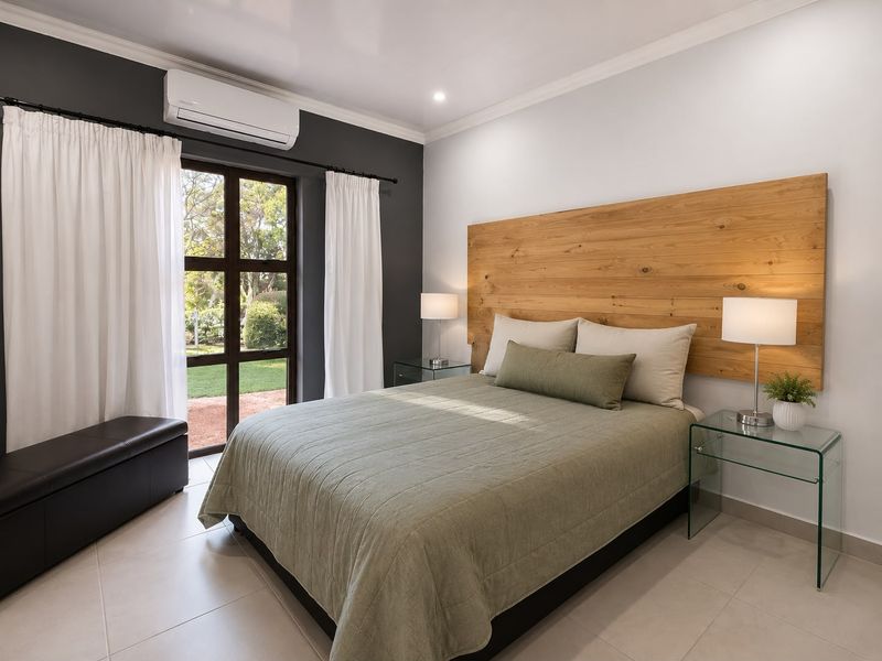 Modern, Remodelled 3-Bedroom Townhouse – Stylish, Secure & Move-In Ready - Photo 6
