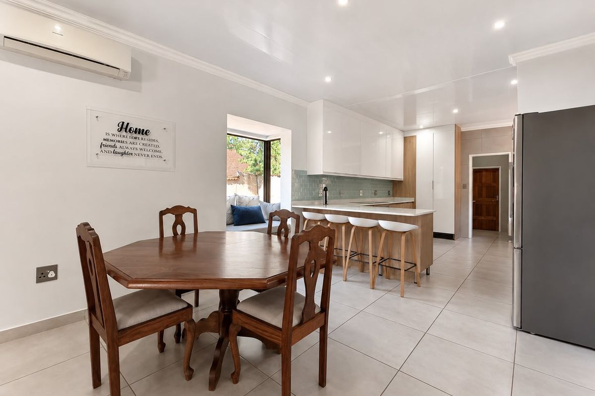 Modern, Remodelled 3-Bedroom Townhouse – Stylish, Secure & Move-In Ready - Photo 4