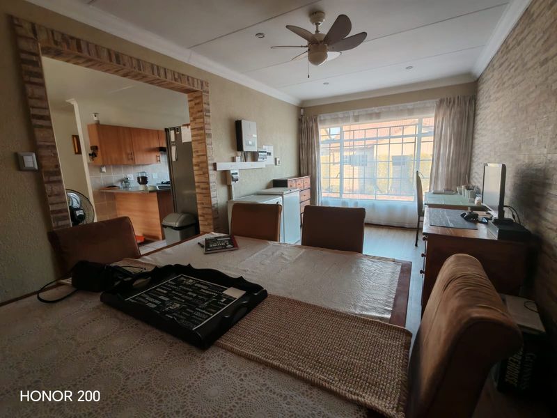 Modern 2-Bedroom unit for Sale - Prime Sasolburg Complex - Photo 9