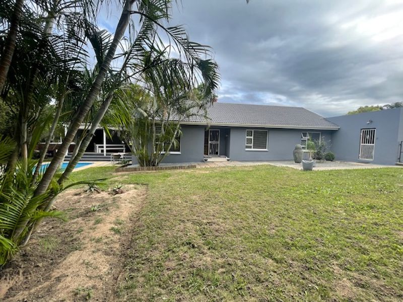 Why just buy a house... when you can buy the lifestyle your family has been looking for? - Photo 2