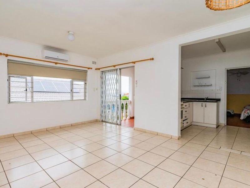 Just Move In  Beautiful Family Home with Inland Views & 2 Bedroom Granny Flat - Photo 7