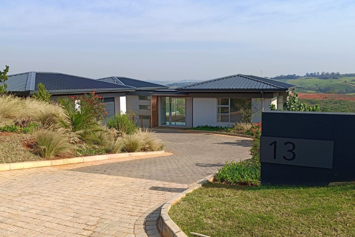 Luxury Family Home in Zimbali Lakes - Photo 2