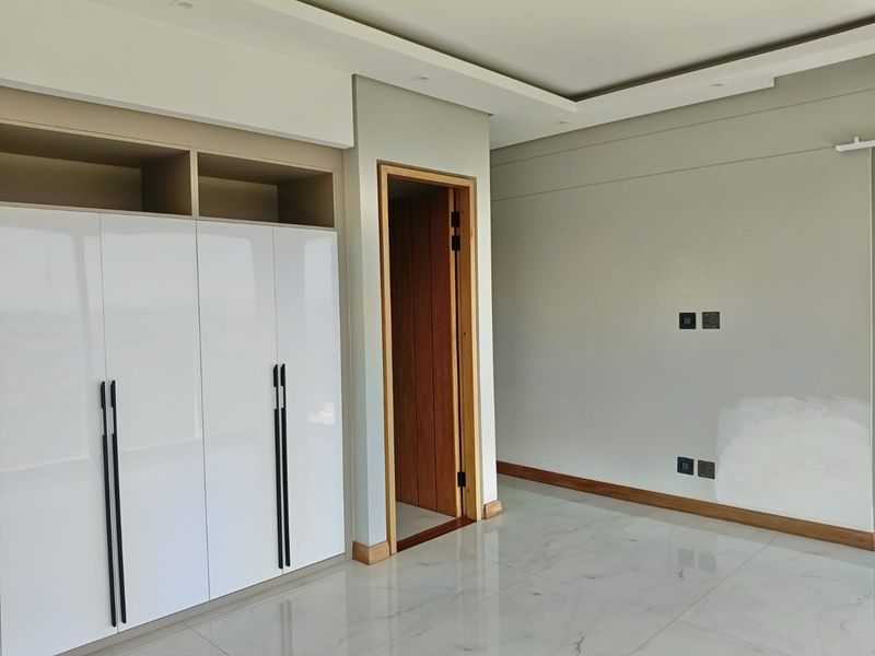 Luxury Family Home in Zimbali Lakes - Photo 9