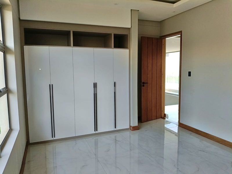 Luxury Family Home in Zimbali Lakes - Photo 8