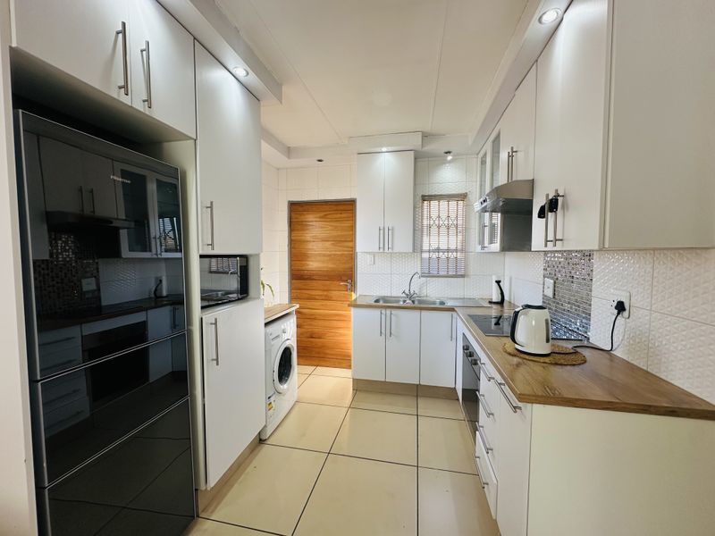 Charming 2-Bedroom Home in Secure Selcourt Estate - Photo 2