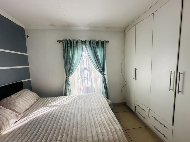 Charming 2-Bedroom Home in Secure Selcourt Estate - Photo 7