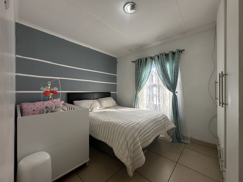 Charming 2-Bedroom Home in Secure Selcourt Estate - Photo 6