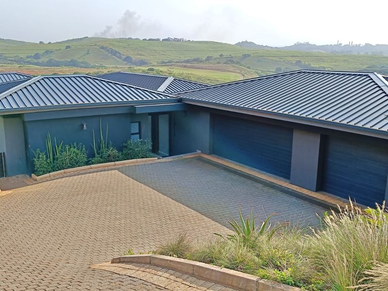 Luxury Family Home in Zimbali Lakes - Photo 2