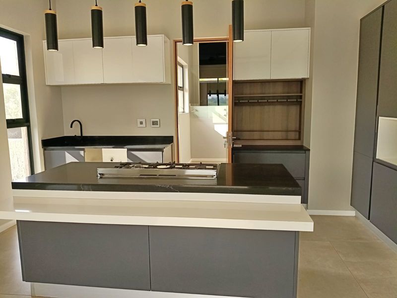 Luxury Family Home in Zimbali Lakes - Photo 4