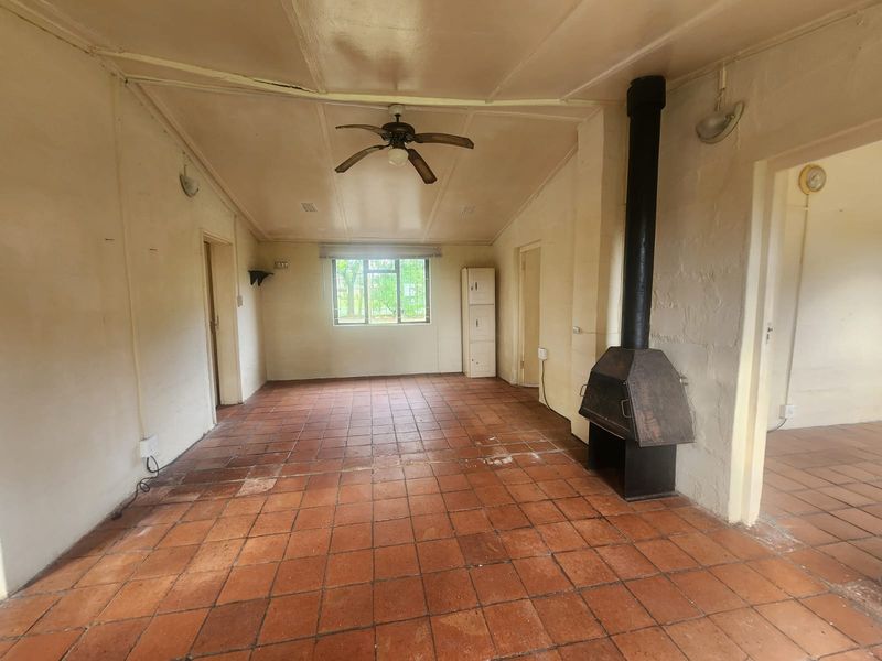 Spacious Country Living – The Perfect Home for Your Family & Pets!!! - Photo 8