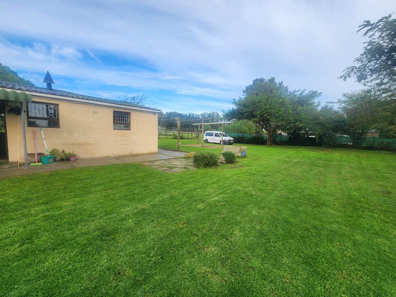 Spacious Country Living – The Perfect Home for Your Family & Pets!!! - Photo 3