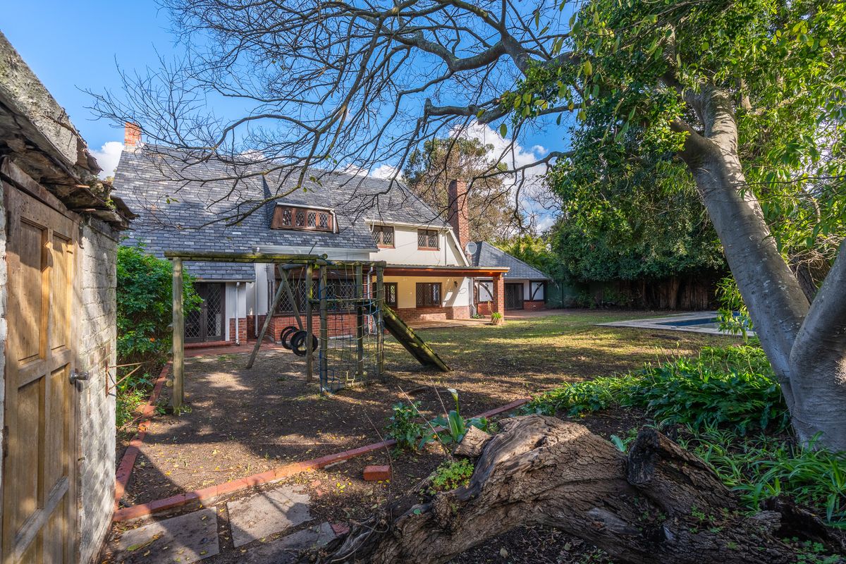 Prime Position 2 Dwelling Residence in Champagne Pinelands - Photo 2