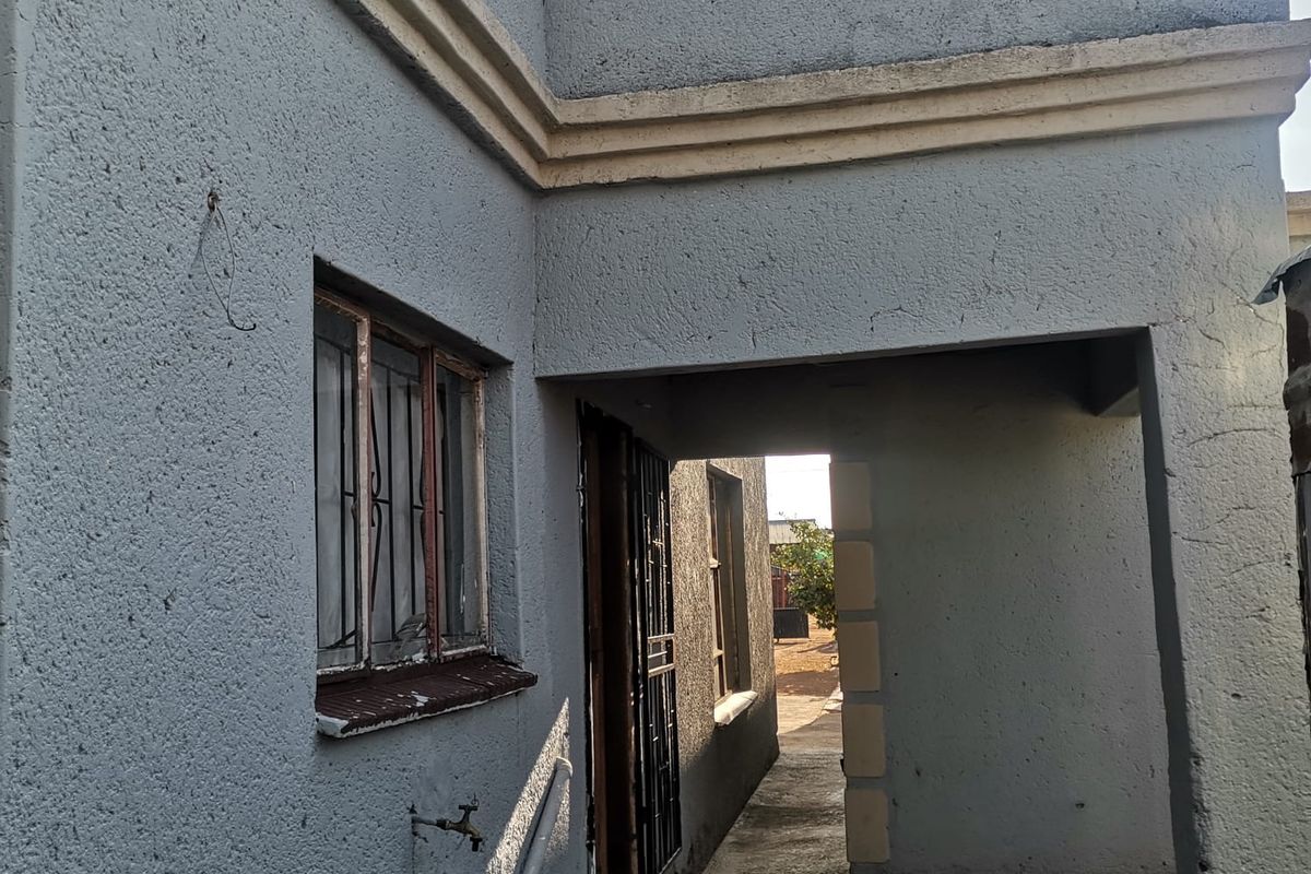 Neat 2-Bedroom Home with Income-Generating Backrooms in a Sought-After Area of Letlhabile - Photo 2