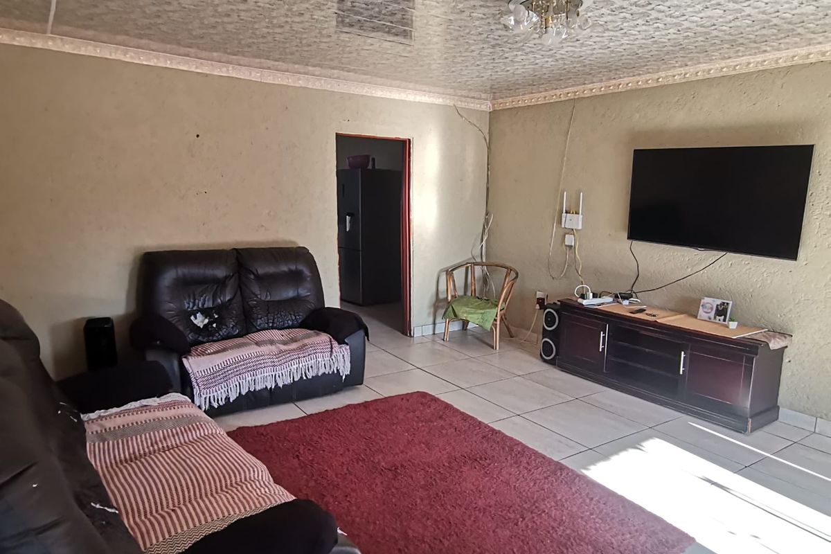 Neat 2-Bedroom Home with Income-Generating Backrooms in a Sought-After Area of Letlhabile - Photo 5