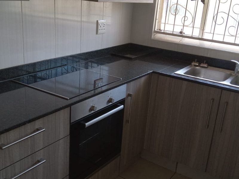 Pelham  -  2 Bedroom Flat to Let - Photo 5