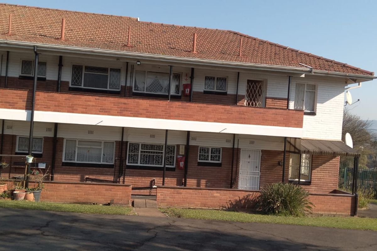 Pelham  -  2 Bedroom Flat to Let - Photo 2