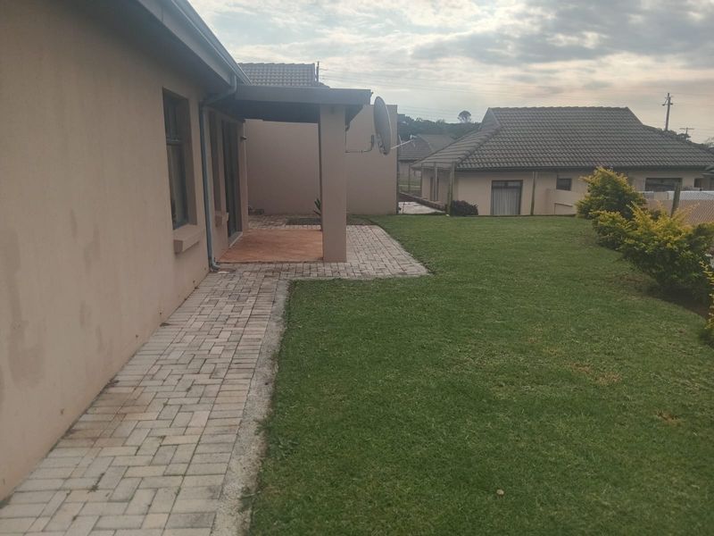 Modern 3-Room Home with Private Garden in Secure Umlele Heights Estate – Kidd's Beach - Photo 2