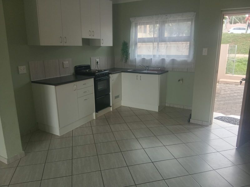Modern 3-Room Home with Private Garden in Secure Umlele Heights Estate – Kidd's Beach - Photo 8
