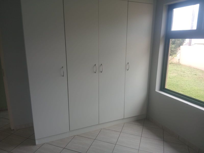 Modern 3-Room Home with Private Garden in Secure Umlele Heights Estate – Kidd's Beach - Photo 6