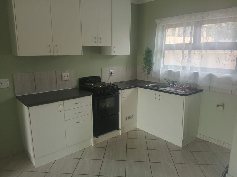 Modern 3-Room Home with Private Garden in Secure Umlele Heights Estate – Kidd's Beach - Photo 3