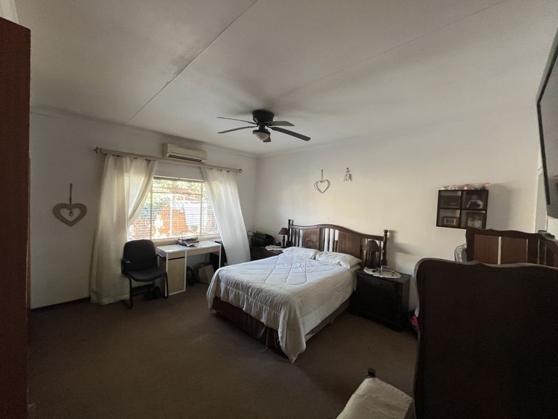 Exceptional Family Home with Flatlet, Pool & Endless Potential in Mooinooi - Photo 6
