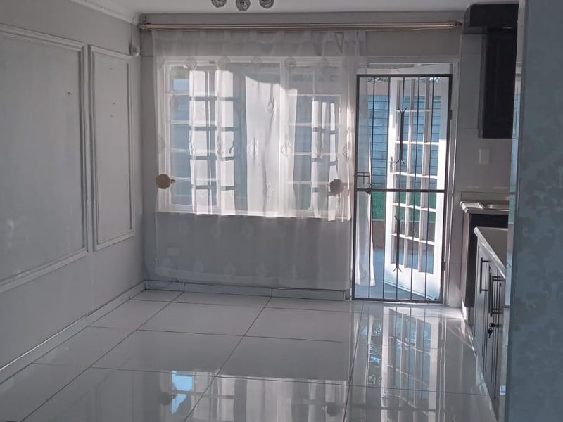 Lincoln Meade   3 Bedroom Simplex to Rent - Photo 6