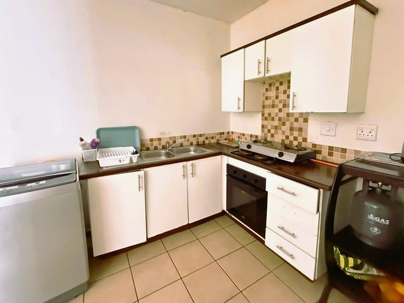 Spacious and neat apartment in Grand Central - perfect for first-time buyers or investors! - Photo 3