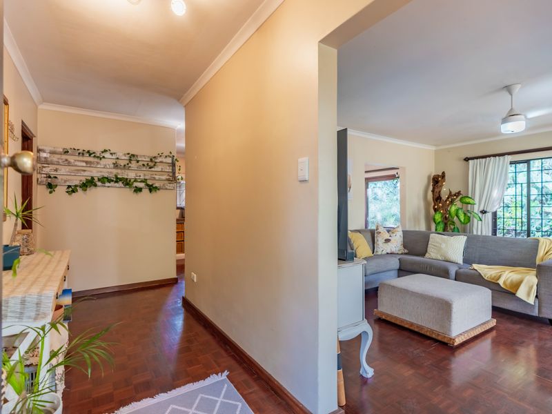 A Charming Modern Home with a Heart-Warming Outdoor Lifestyle –  Dawncliffe - Photo 5