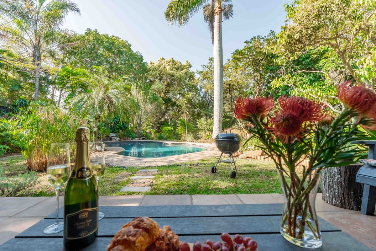 A Charming Modern Home with a Heart-Warming Outdoor Lifestyle –  Dawncliffe - Photo 2