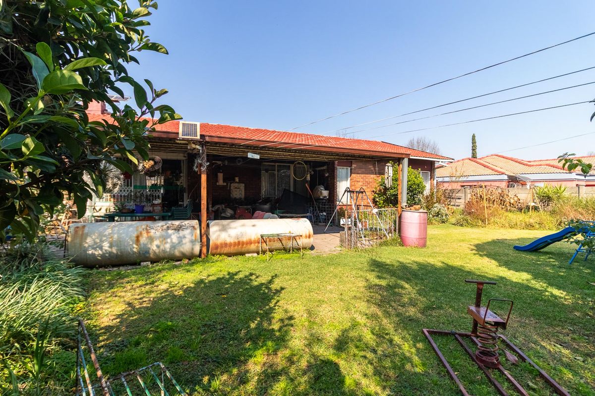 Charming 4-Bedroom Family Home - Sole and exclusive Mandate in Sasolburg!!!!!! - Photo 5