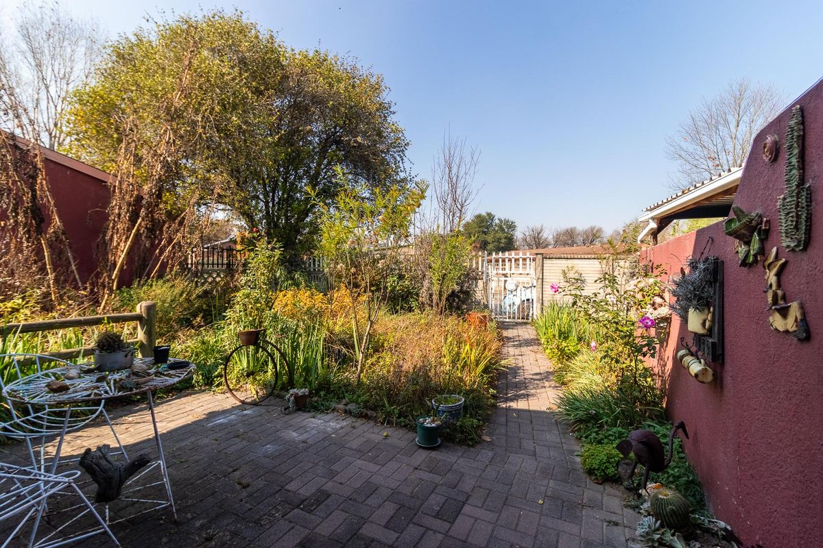 Charming 4-Bedroom Family Home - Sole and exclusive Mandate in Sasolburg!!!!!! - Photo 4