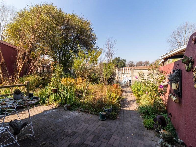Charming 4-Bedroom Family Home - Sole and exclusive Mandate in Sasolburg!!!!!! - Photo 4